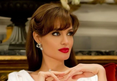 #OK! რა არ მოსწონს საკუთარ გარეგნობაში ანჯელინა ჯოლის?