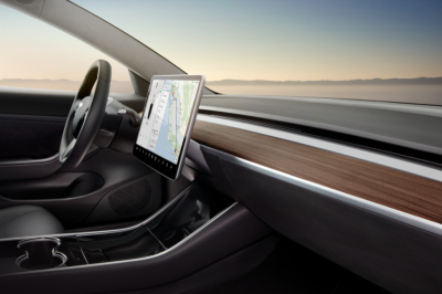 ახალი ელექტრომანქანის დახვეწილი დიზაინი - შეეგებეთ Tesla Model 3-ს
