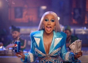 #OK! Cardi B-მ სახლი საახალწლოდ მორთო! ნახეთ ვარსკვლავის სადღესასწაულო დეკორაციები!