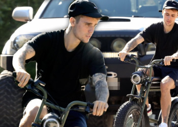 #OK! ჯასტინ ბიბერი ელექტრო ველოსიპედით სეირნობს! მომღერალი ჰავაის კუნძულებზე ისვენებს!