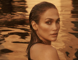 #OK! ჯენიფერ ლოპეზი JLO Beauty-სთვის! ვარსკვლავი საკუთარ ბრენდს არეკლამებს!